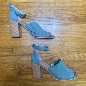 Chinese Laundry sage suede cork heel. Size 8